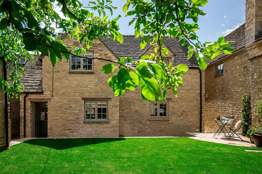 Charlbury, Chipping Norton, Oxfordshire, OX7 3PT Property for sale