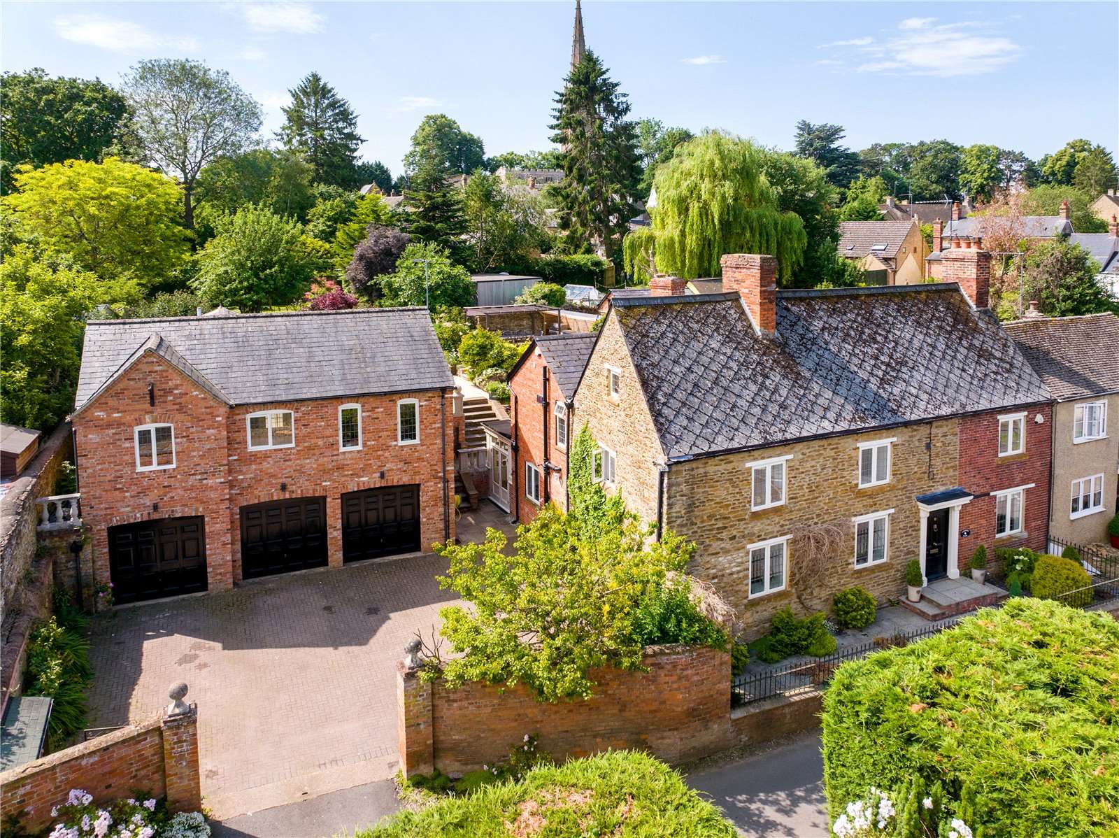 Bulls Lane, Kings Sutton, Banbury, Oxfordshire, OX17 3RB Property for