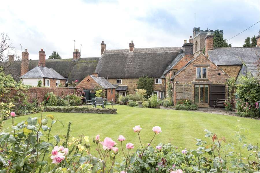 Savills Properties For Sale In Brackley Northamptonshire
