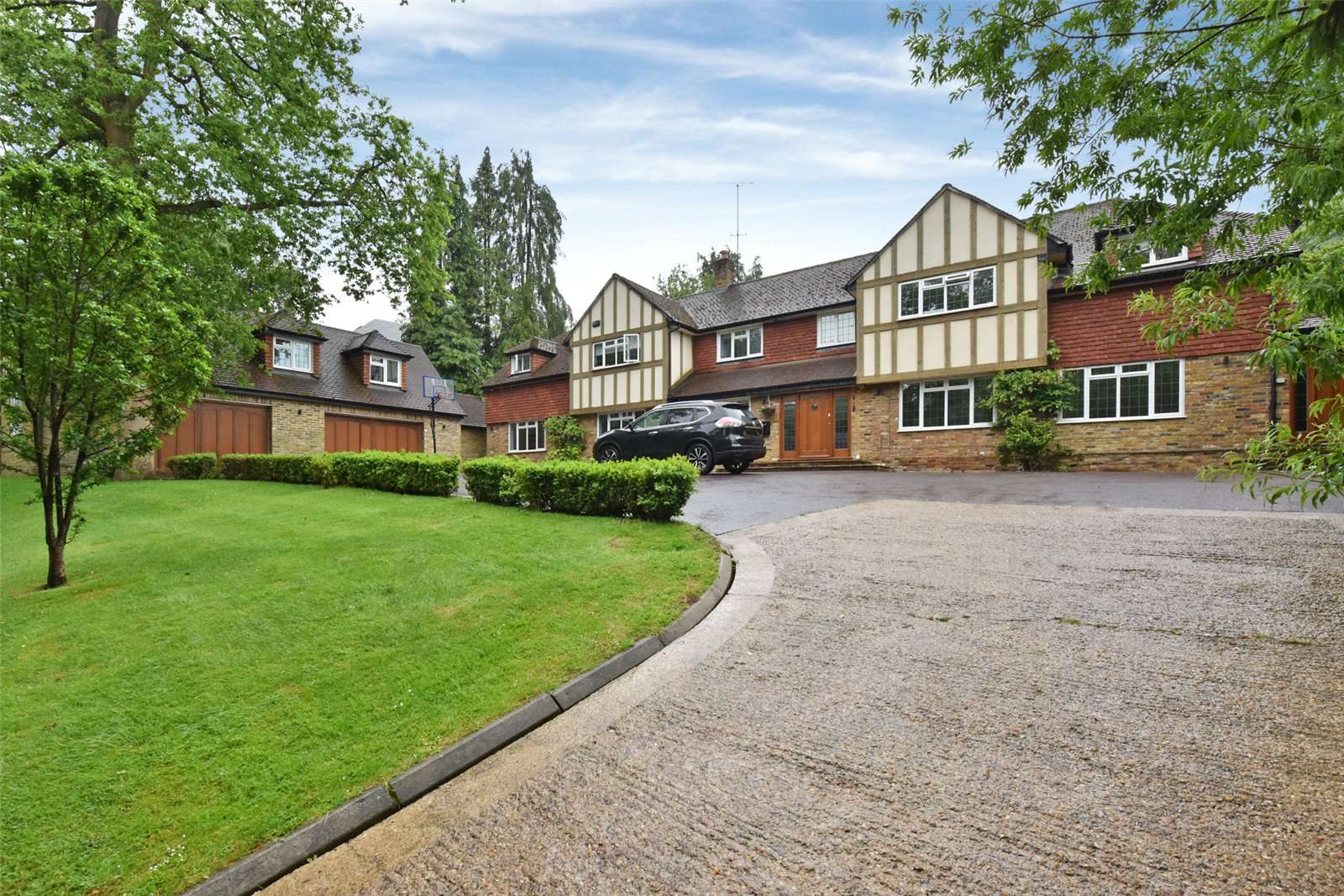 Savills Camp Road, Gerrards Cross, Buckinghamshire, SL9 7PF
