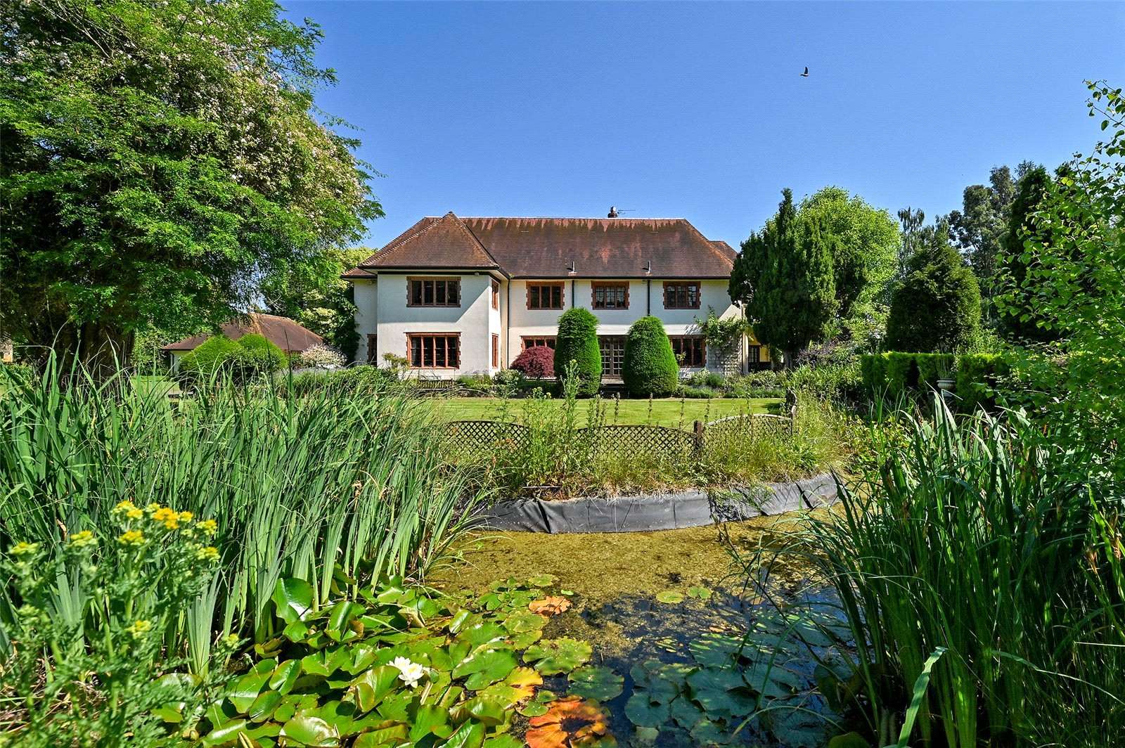 Amersham Road, Beaconsfield, Buckinghamshire, HP9 2UG Property to