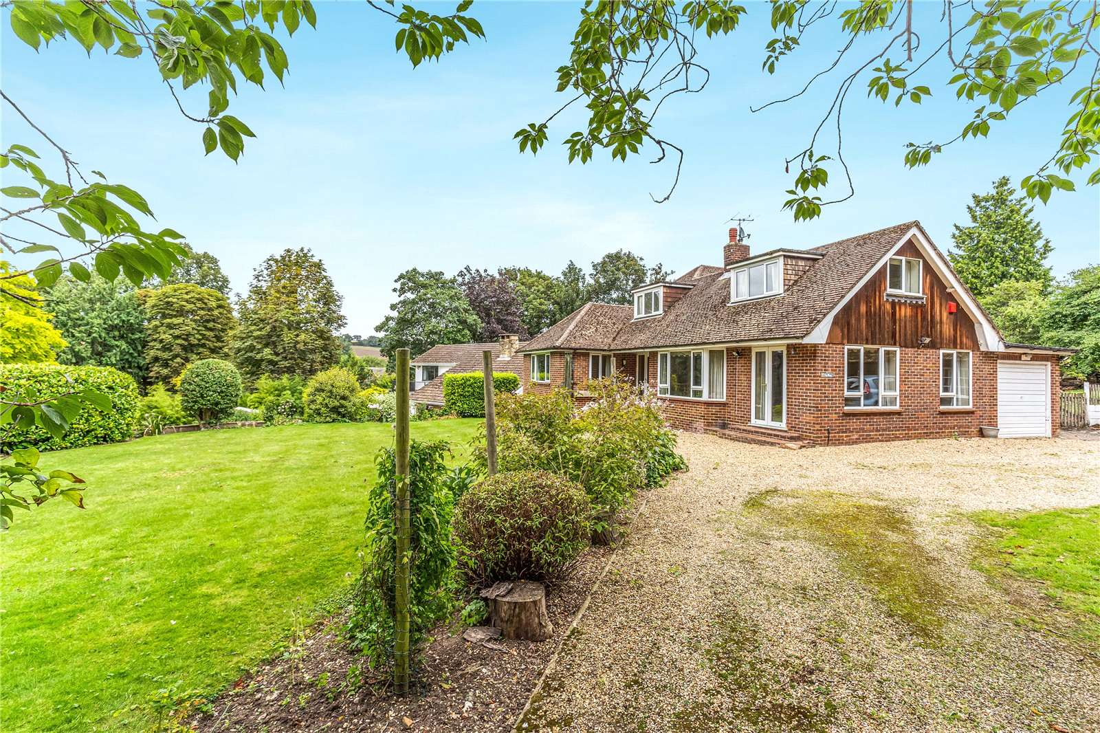 Grange Drive, Wooburn Green, High Buckinghamshire, HP10 0QD