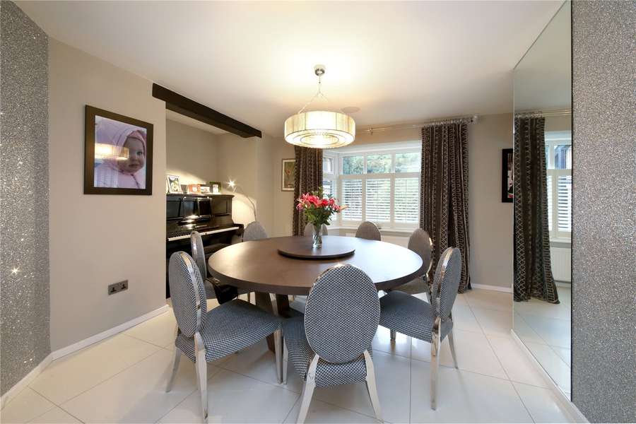 Savills Manor Close Penn High Wycombe Buckinghamshire Hp10 8hz Properties For Sale
