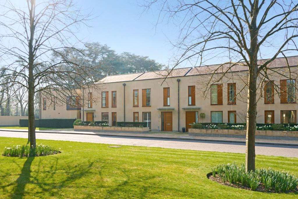 Cliveden Gages, Taplow, Maidenhead, Berkshire, SL6 0GA Property for