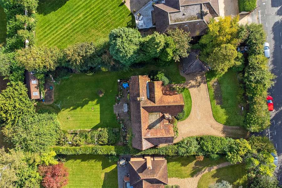 Grove Road, Beaconsfield, Buckinghamshire, HP9 1UP Property for sale