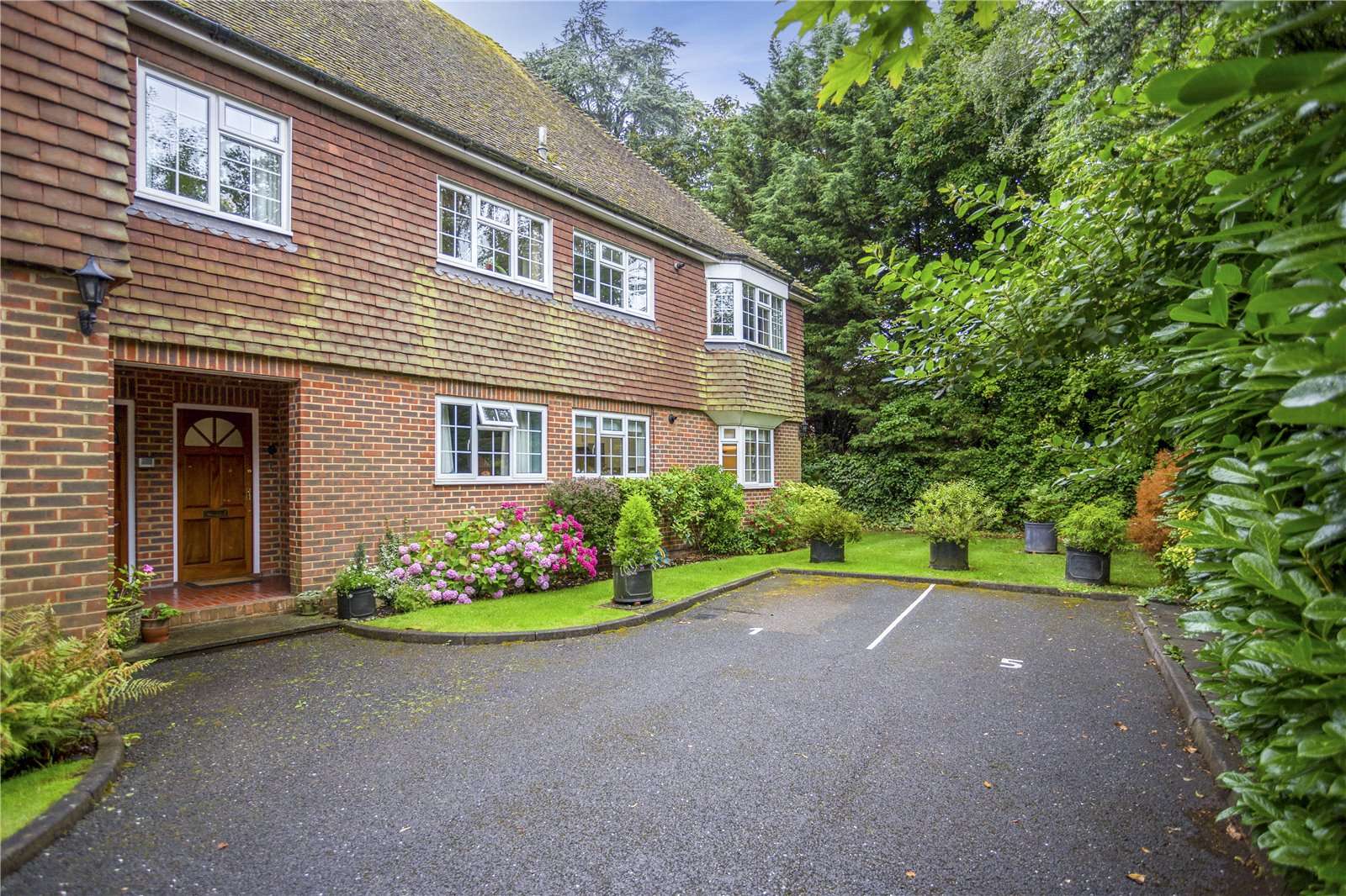 Grove Road, Beaconsfield, Buckinghamshire, HP9 1PT Property for sale