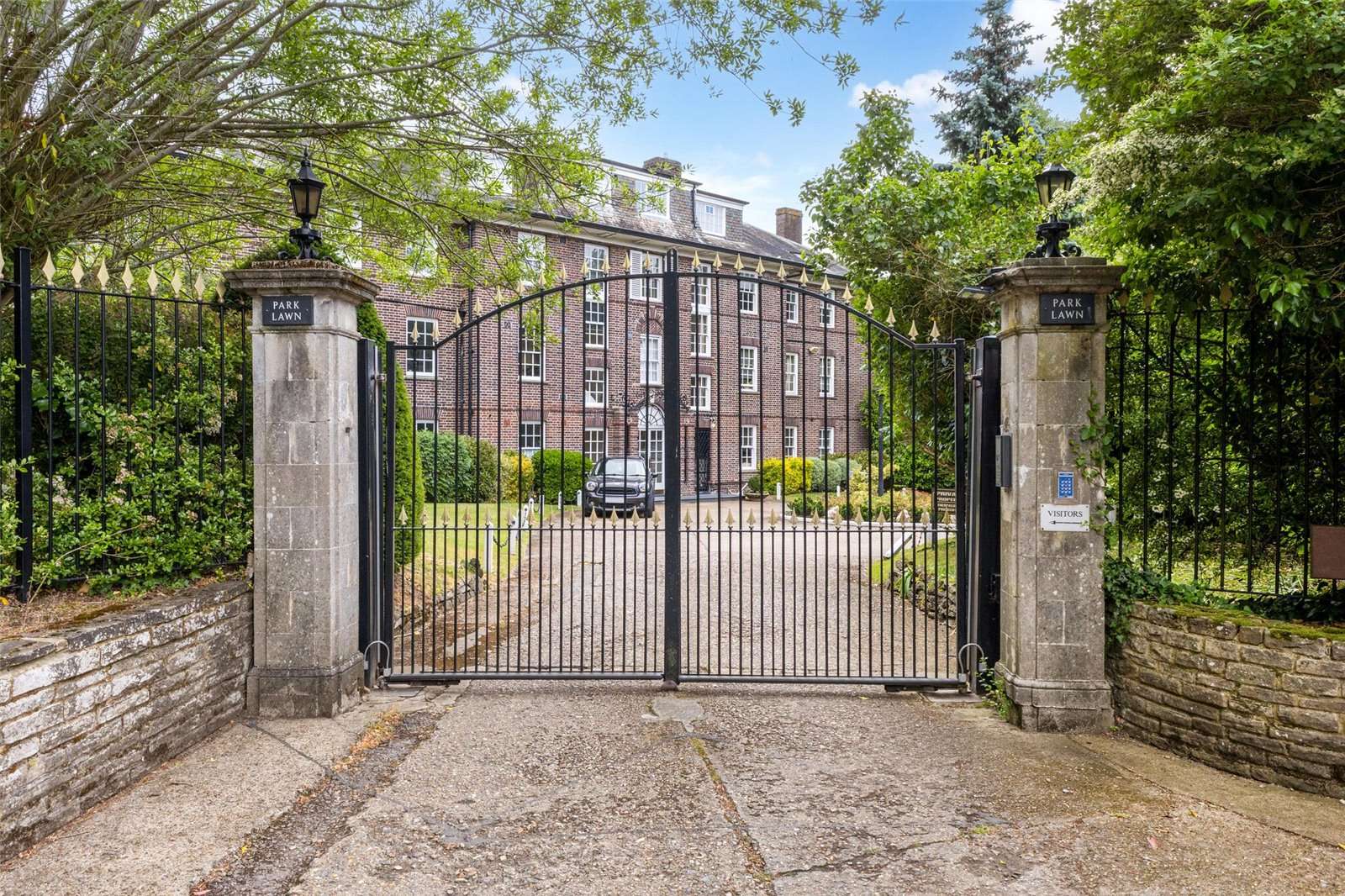 Park Lawn, Farnham Royal, Slough, Buckinghamshire, SL2 3AP | Property for sale | Savills