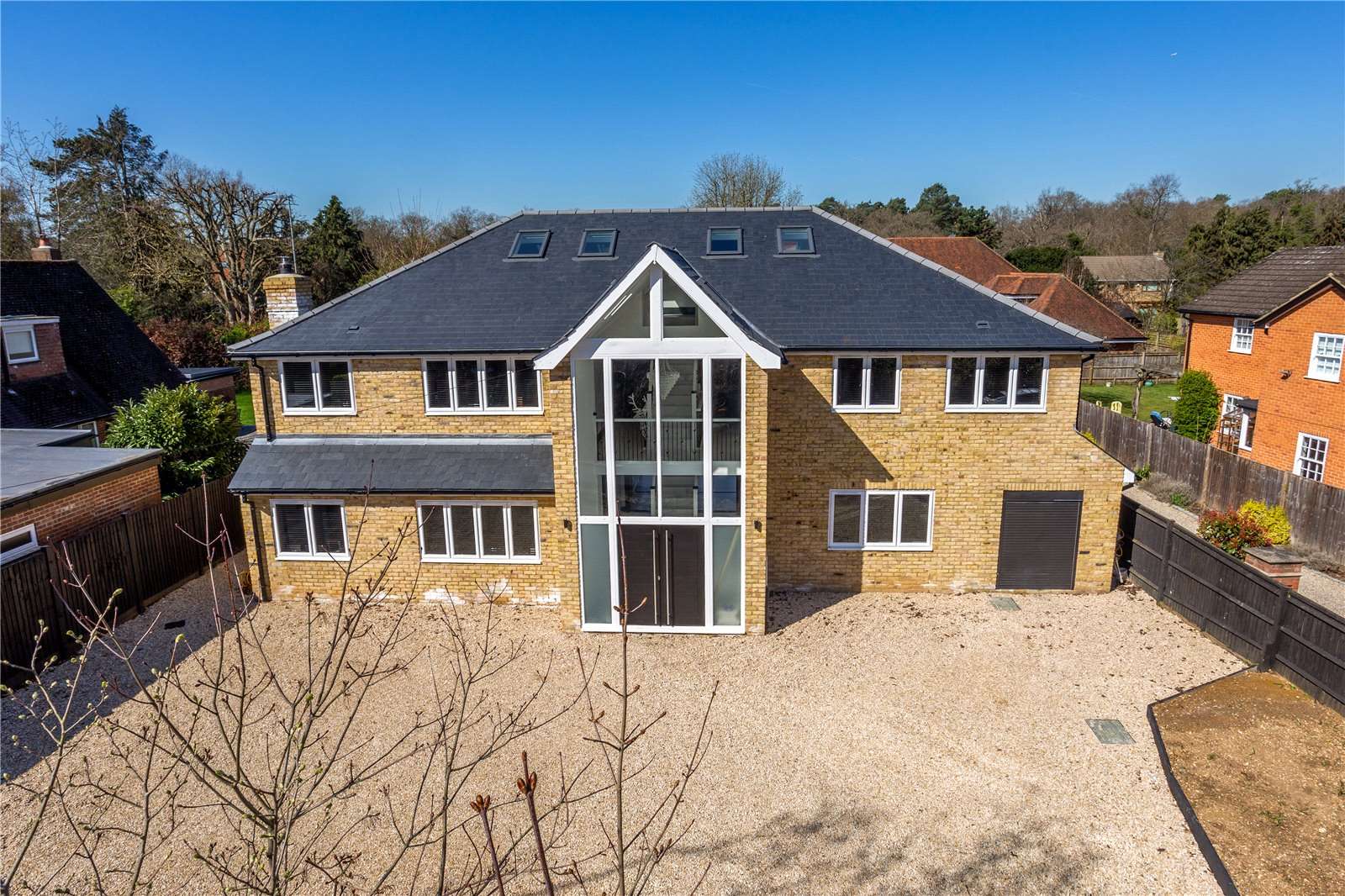 Blackpond Lane, Farnham Common, Slough, SL2 3EL คุณสมบัติ รอขาย Savills