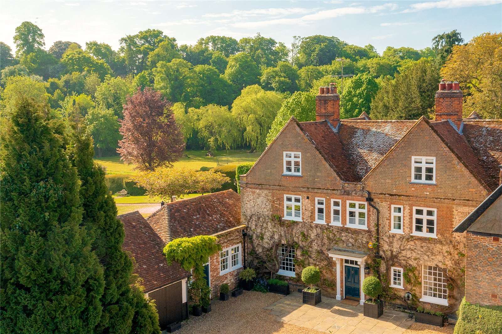 Savills Much Hadham, Hertfordshire, SG10 6HW Vlastnictví na prodej