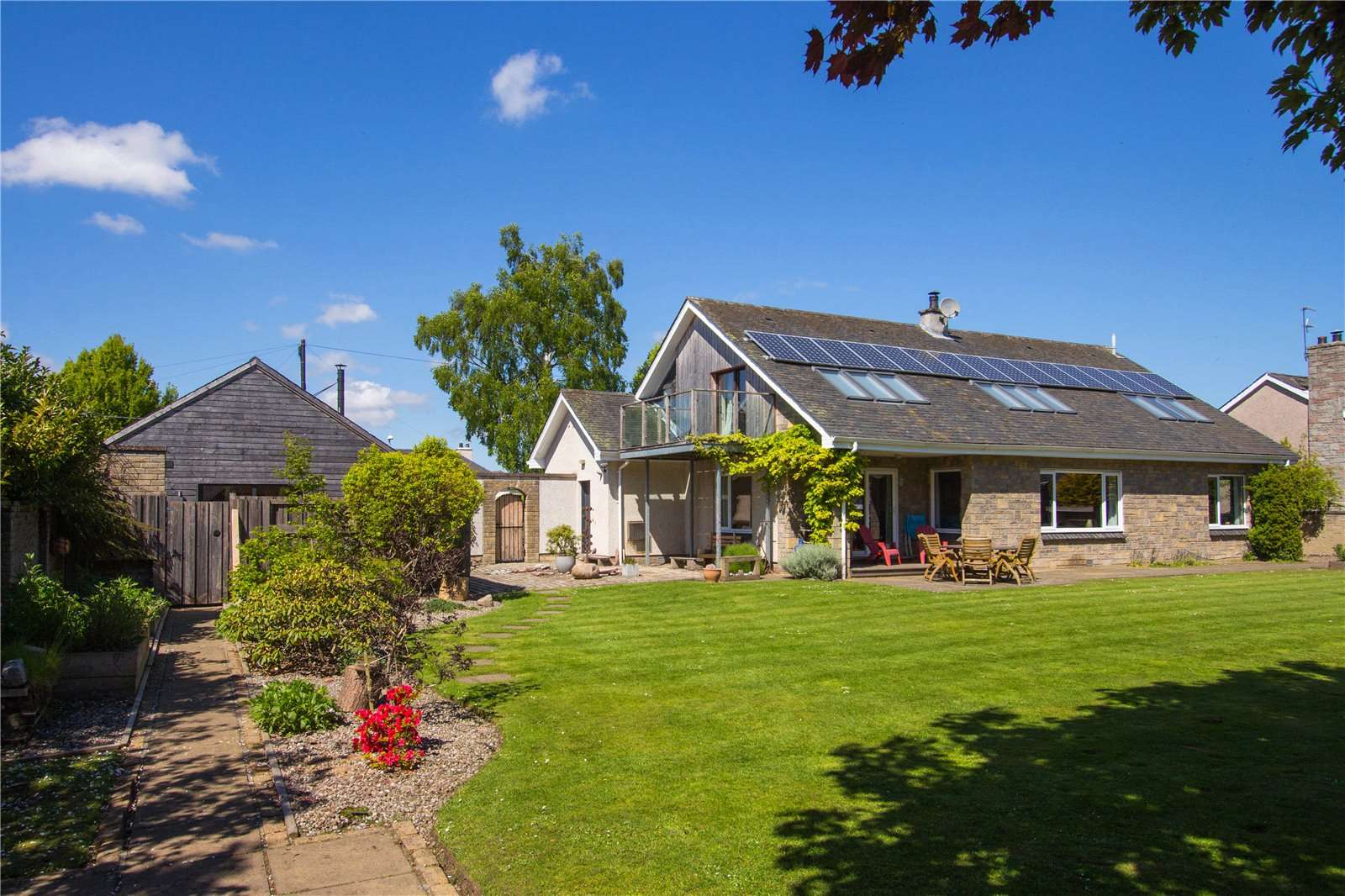 Savills 9 Dunlappie Road, Edzell, By Brechin, Angus, DD9 7UB