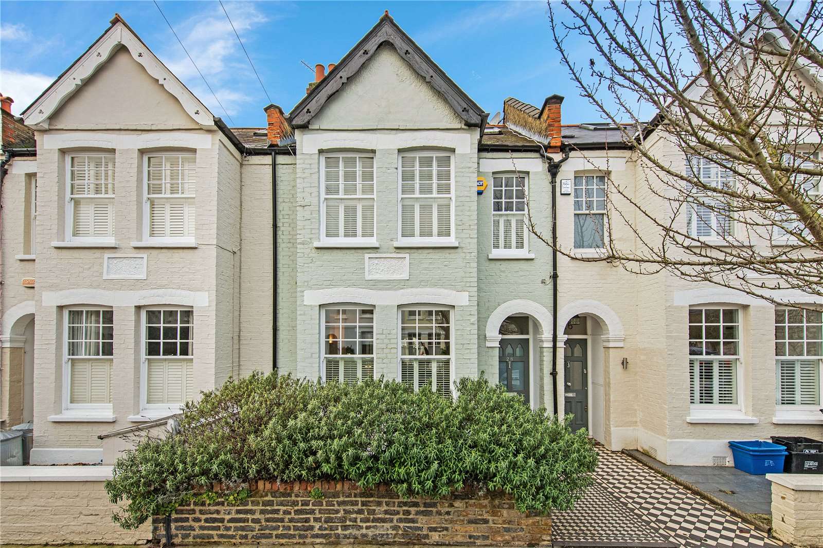 Savills Properties to rent in London