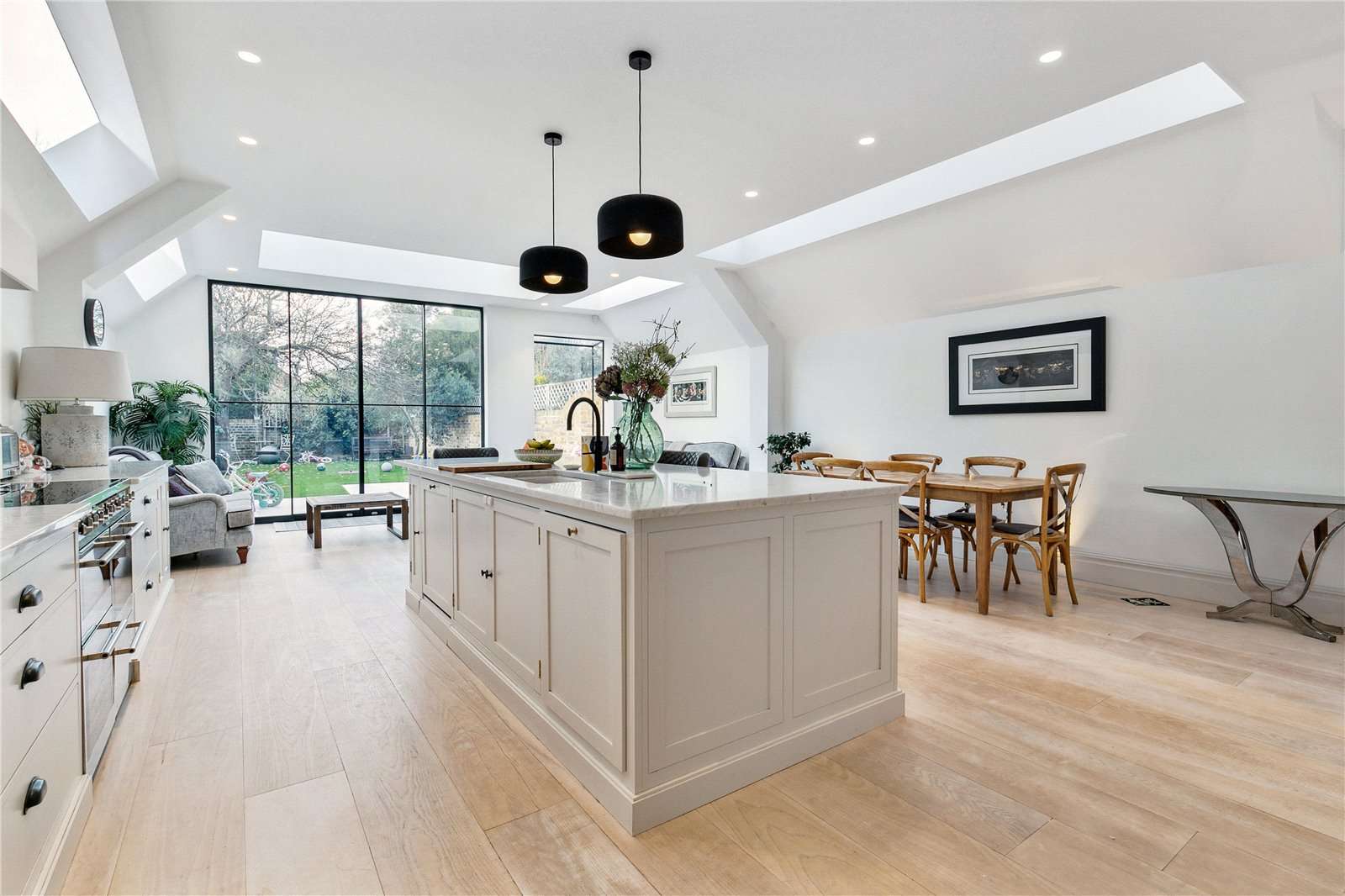 Beverley Road, Barnes, London, SW13 0LX Własność na sprzedaż Savills