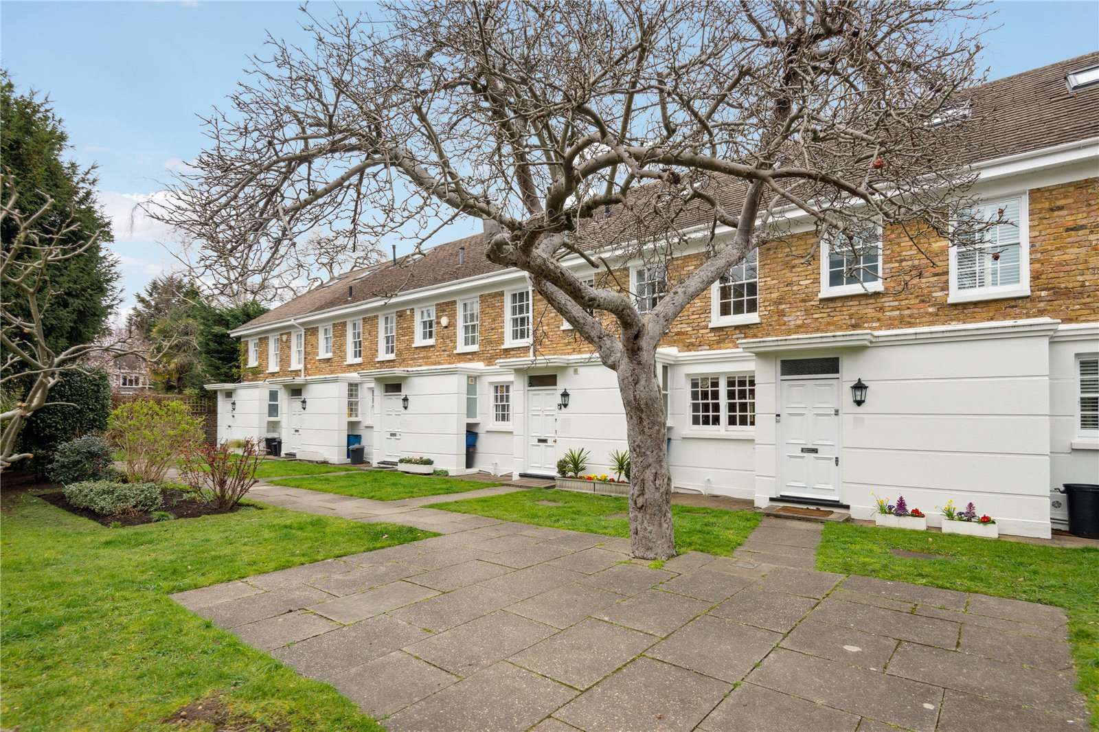 Sherwood Close, Barnes, London, SW13 0JD คุณสมบัติ รอขาย Savills