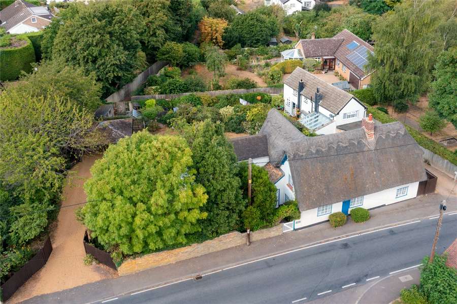 Long Lane, Fowlmere, Royston, Hertfordshire, SG8 7TD Property for