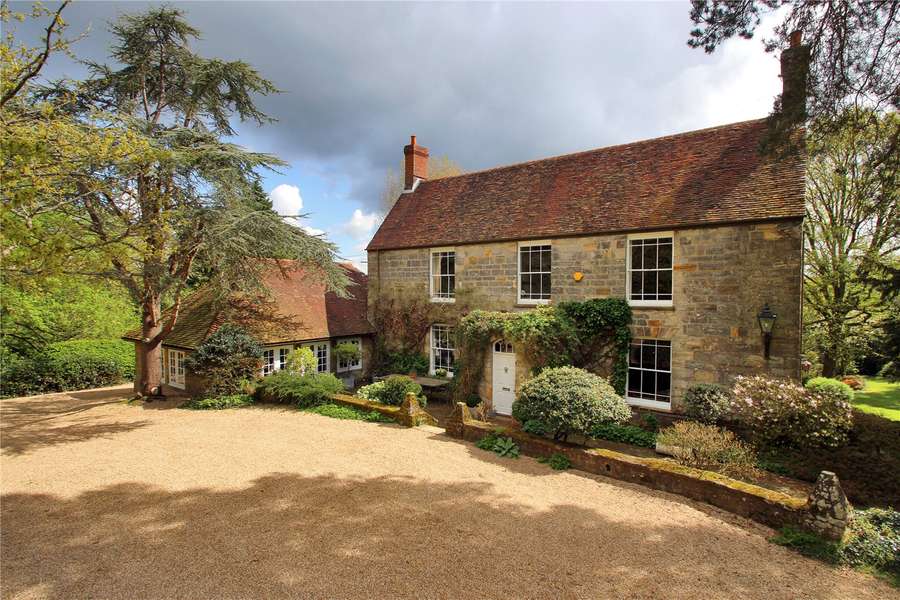 Savills Catsfield Battle East Sussex Tn33 9dt Properties
