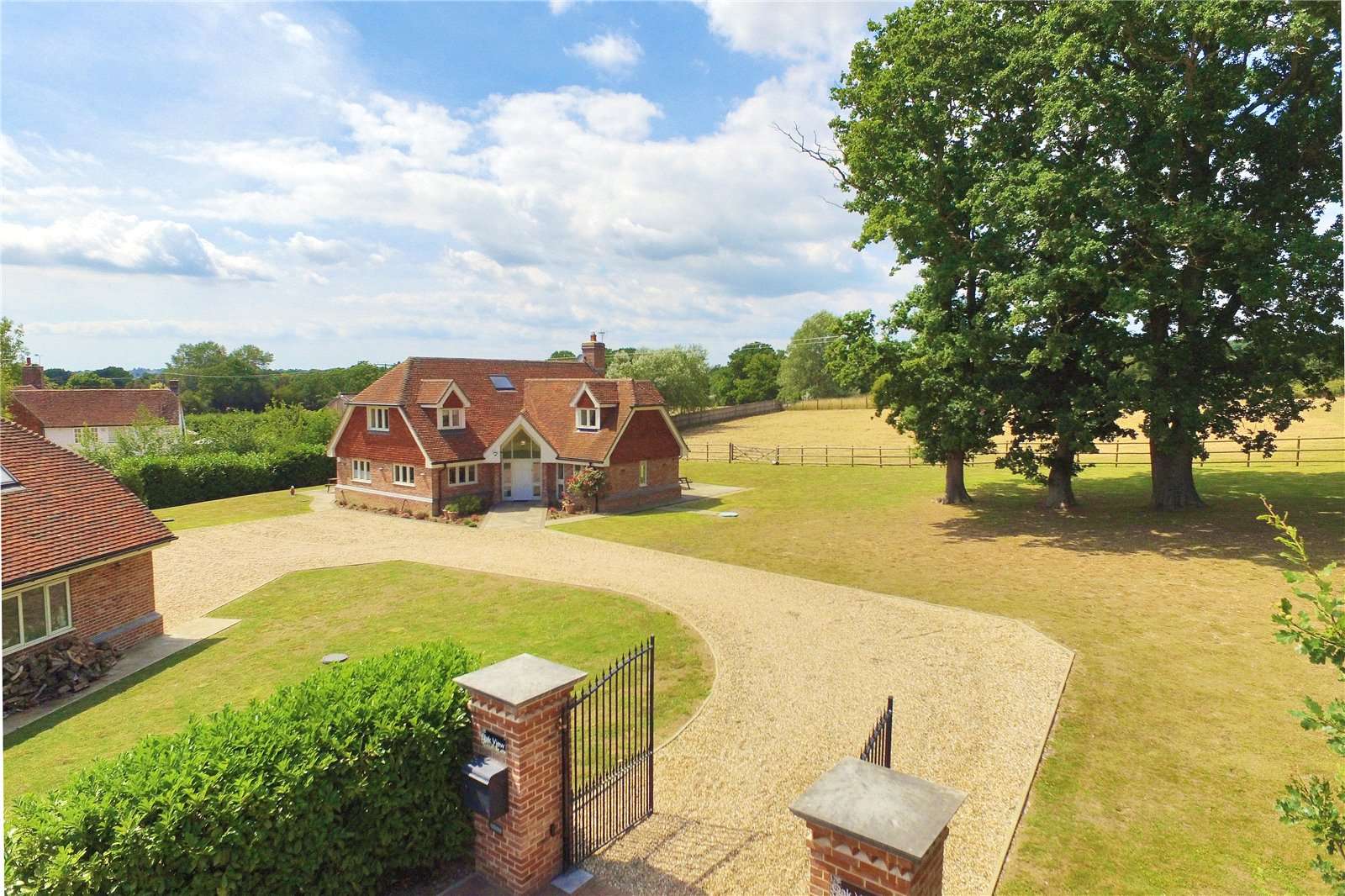 Savills Hastings Road, Rolvenden, Cranbrook, Kent, TN17 4PL