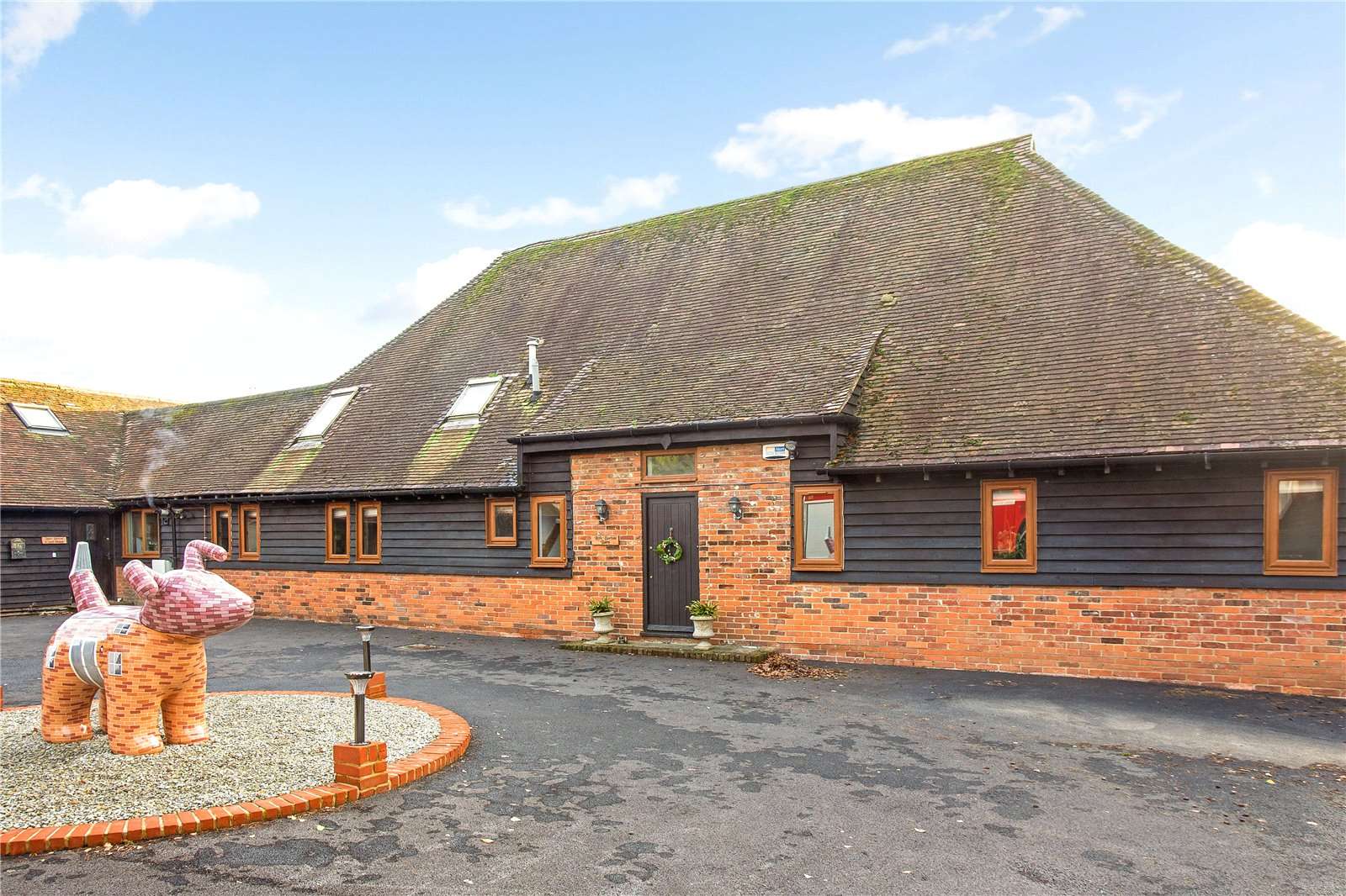 Williams Way, Kennington, Ashford, Kent, TN24 9RZ Property for