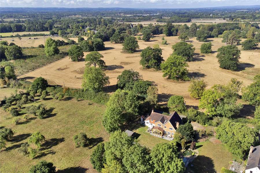 East Street, Hunton, Maidstone, Kent, ME15 0RA Property for sale
