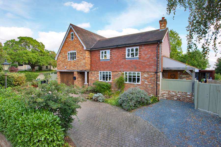 East Street, Hunton, Maidstone, Kent, ME15 0RA Property for sale