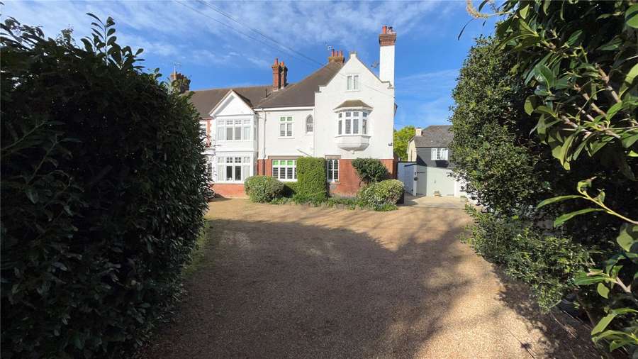 Maidstone Road, Staplehurst, Tonbridge, Kent, TN12 0RD Property for