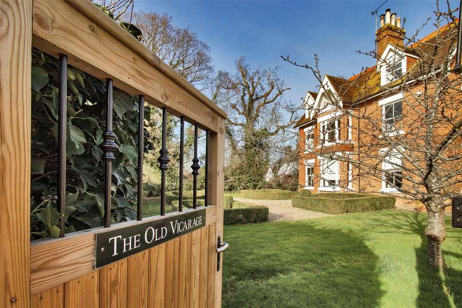 Frittenden Road, Staplehurst, Tonbridge, Kent, TN12 0DH Property for