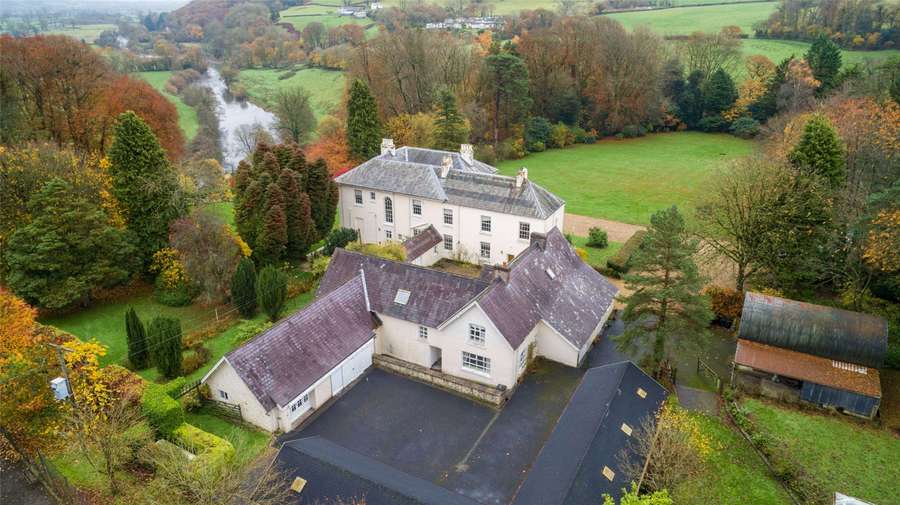 Llangunnor Road, Llangunnor, Carmarthen, Carmarthenshire, SA31 2HY