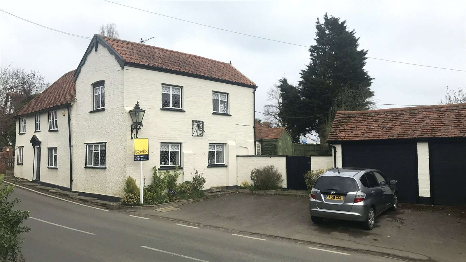 Savills Bridge Road, Moreton, Ongar, Essex, CM5 0LJ คุณสมบัติ รอขาย