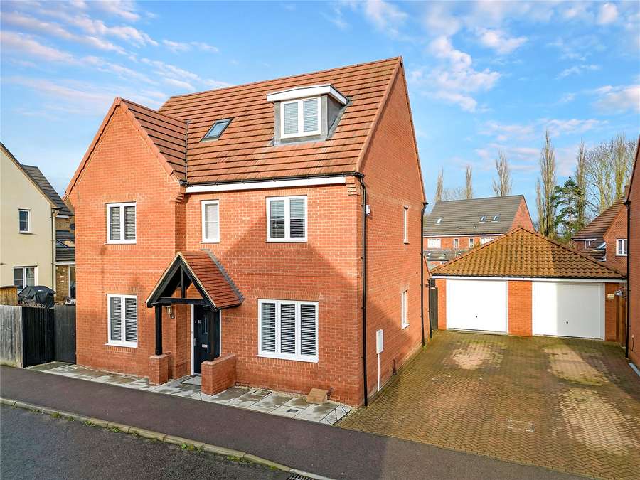 Hallett Road, Flitch Green, Dunmow, Essex, CM6 3FR Property for sale