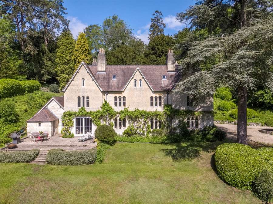 Rockness Hill, Nailsworth, Gloucestershire, GL6 0PJ คุณสมบัติ รอขาย