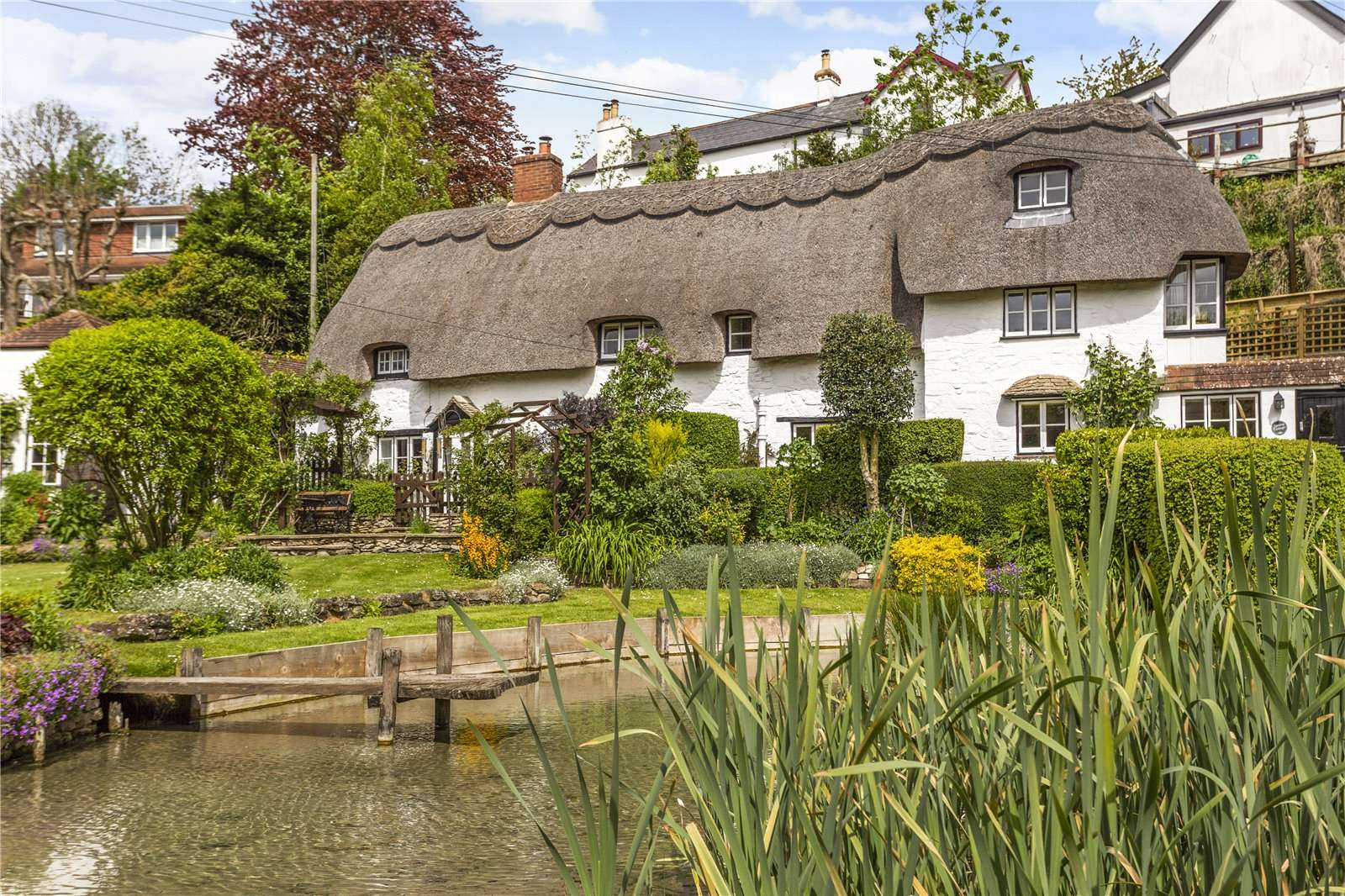 Swindon, SN6 8PR คุณสมบัติ รอขาย Savills