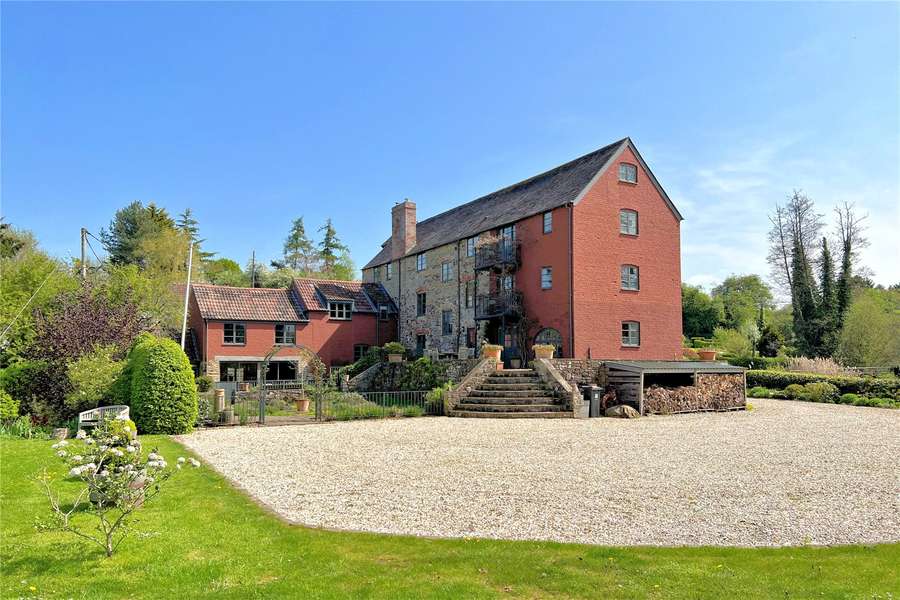 Huntingford, WottonunderEdge, Gloucestershire, GL12 8EX Property