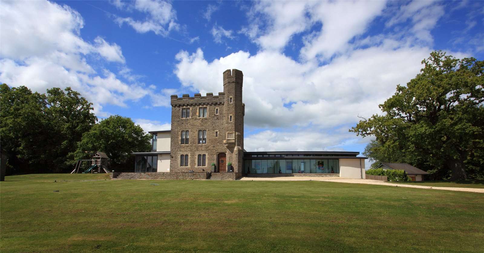 คุณสมบัติ รอขายใน Redwick, Newport, เวลส์ Savills