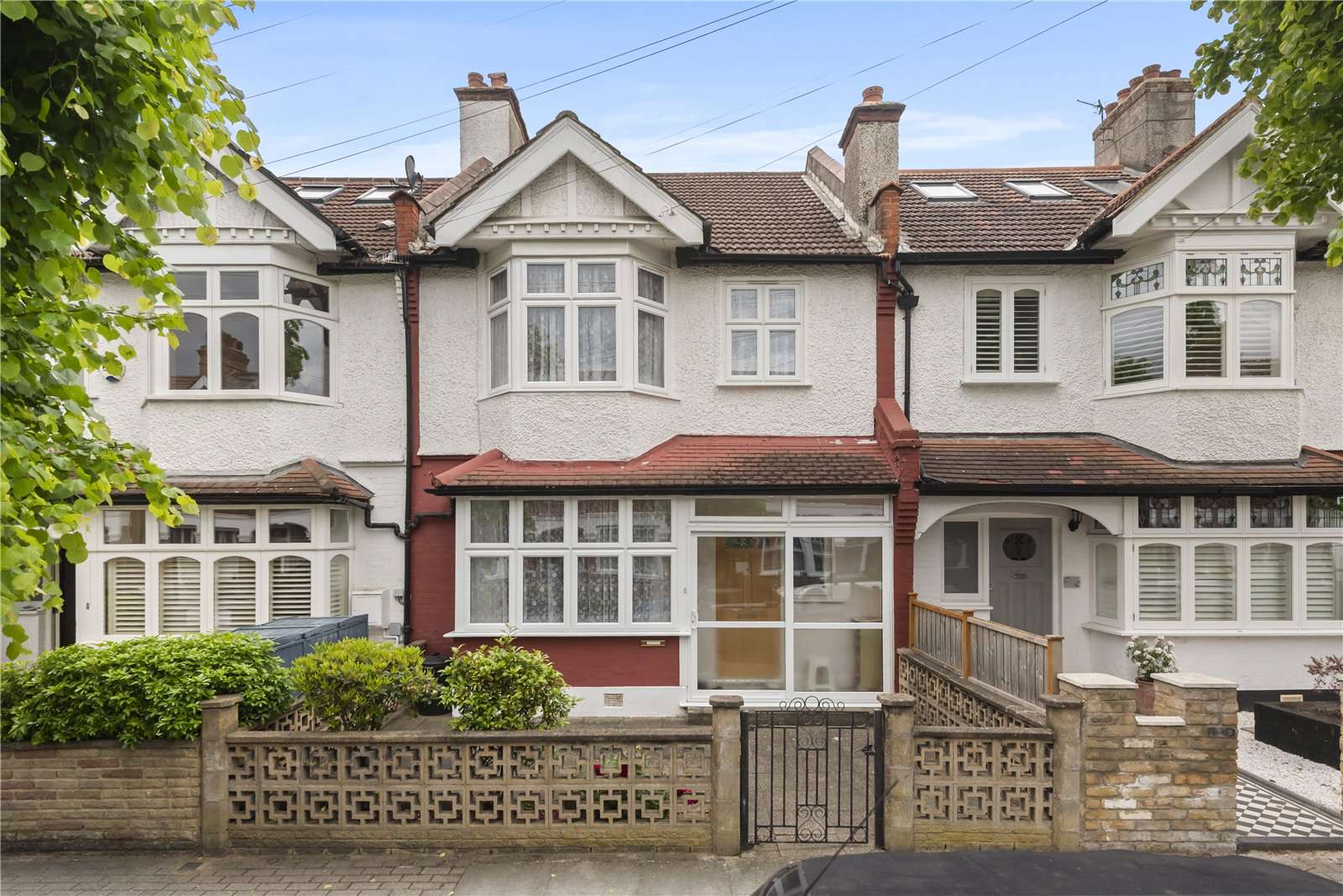 3-Bed Clapham Townhouse Near Common Offers Modernization Potential