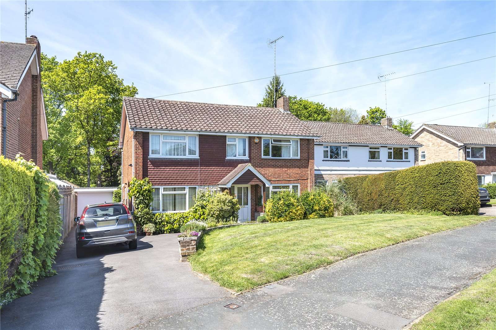 Savills Bramble Rise Cobham Surrey Kt11 2hp Properties For Sale