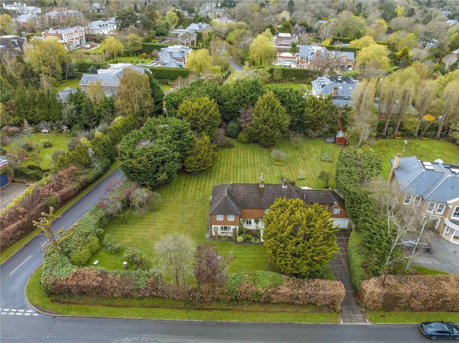 Princes Drive, Oxshott, Leatherhead, Surrey, KT22 0UF Bất động sản để bán Savills