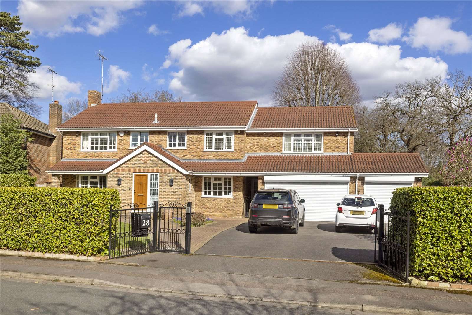 Ashcroft Park, Cobham, Surrey, KT11 2DN プロパティ 販売 Savills