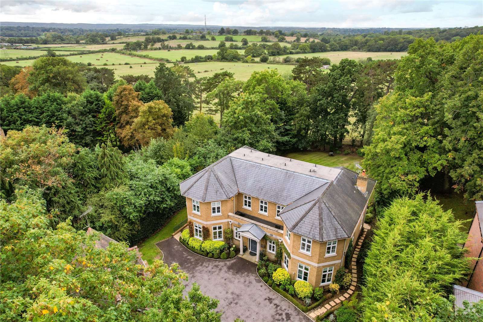 Wrens Hill, Oxshott, Surrey, KT22 0HW | Property for sale | Savills