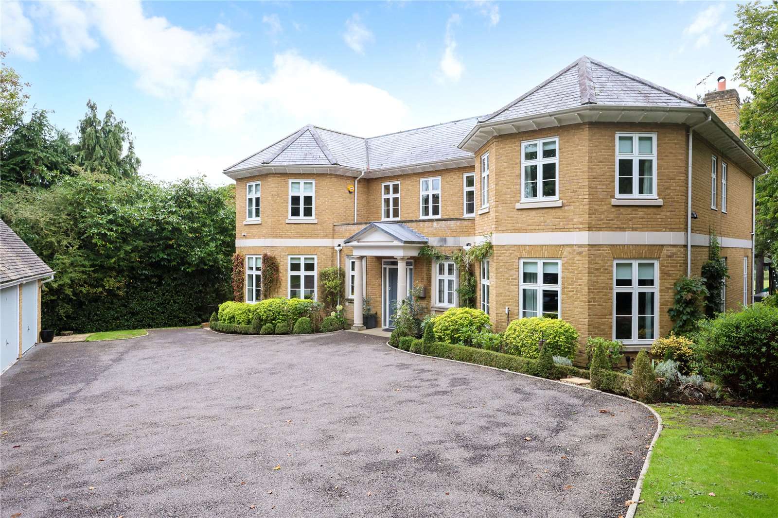 Wrens Hill, Oxshott, Surrey, KT22 0HW | Property for sale | Savills