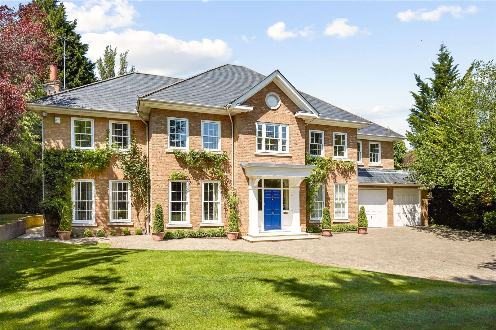 Spicers Field, Oxshott, Leatherhead, Surrey, KT22 0UT Property for sale Savills