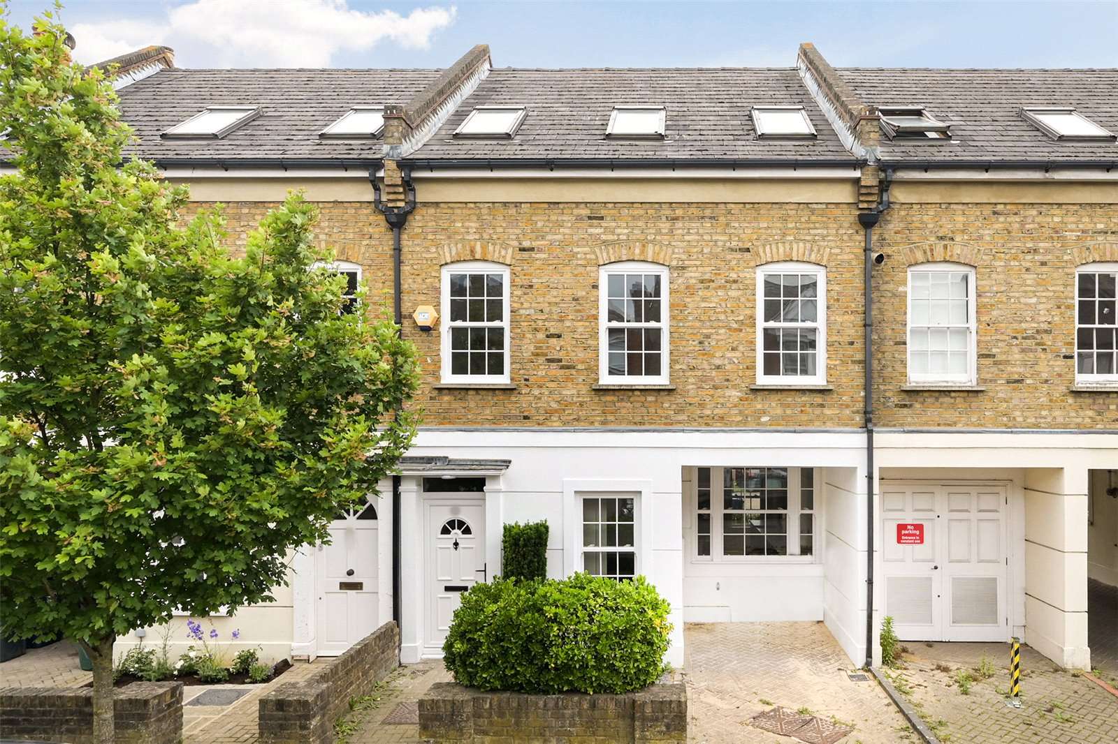 Barons Gate, 3335 Rothschild Road, Chiswick, London, W4 5HT Property