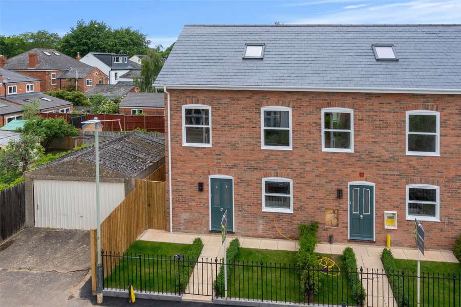 Pumphreys Road, Charlton Kings, Cheltenham, Gloucestershire, GL53 8DD