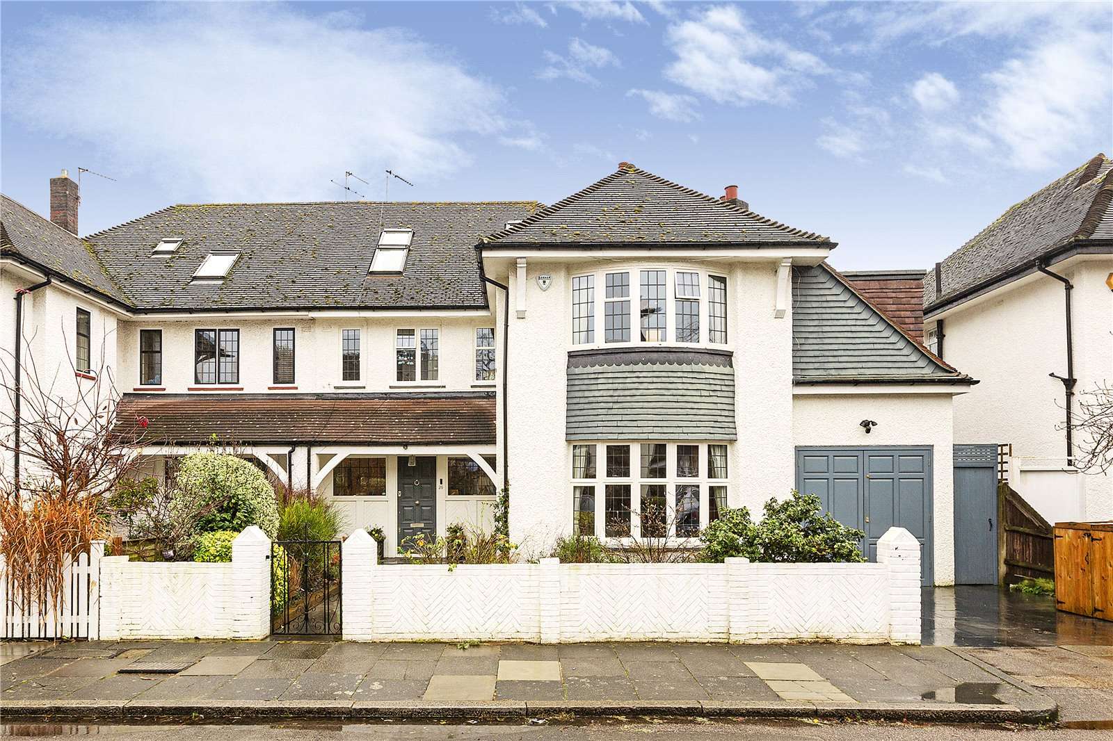 Savills York Avenue, London, SW14 7LG Property for sale