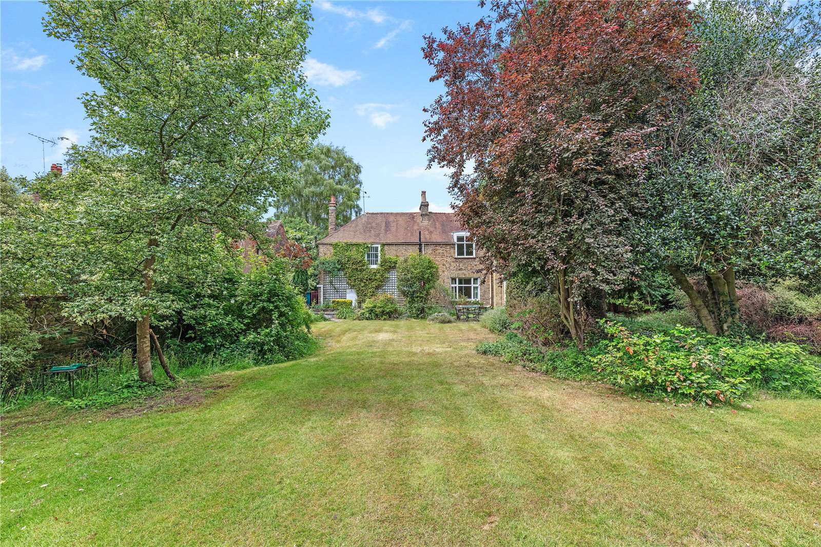 Savills West Temple Sheen, London, SW14 7AP プロパティ 販売