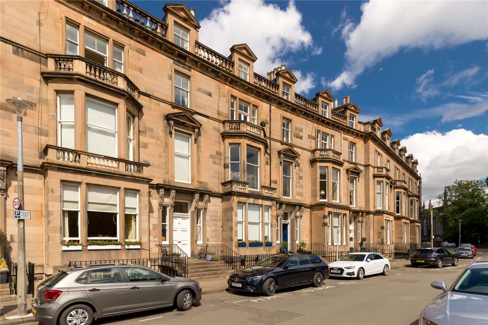 Belgrave Crescent, Edinburgh, Midlothian, EH4 3AQ Property to rent
