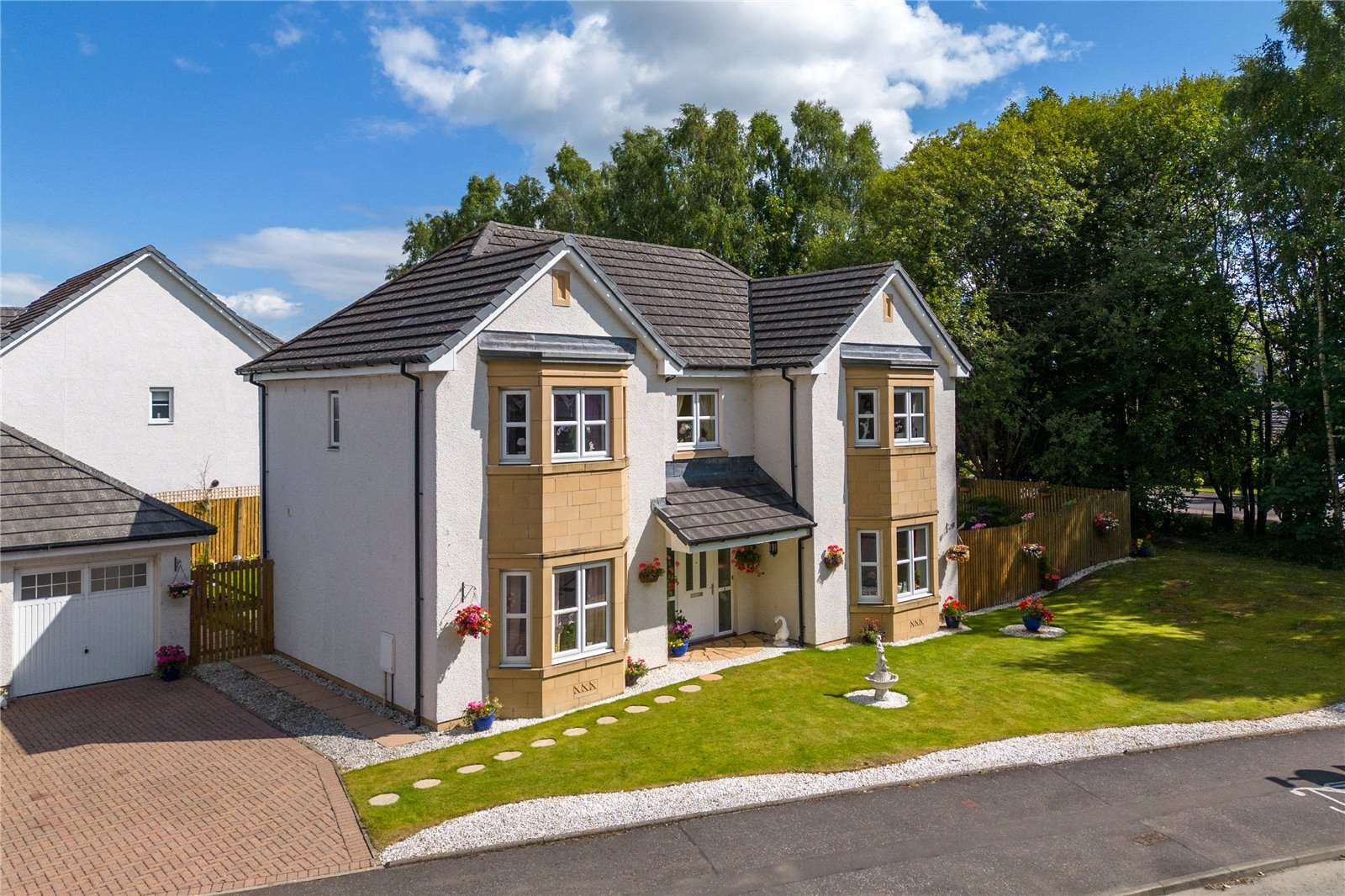 The Birches, 2 Station Wynd, Doune, Perthshire, FK16 6DT คุณสมบัติ รอ