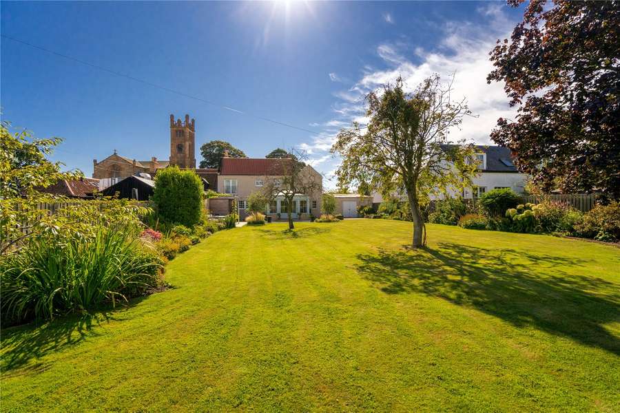 Weavers Cottage, 7 Main Street, Kilconquhar, Leven, KY9 1LF Property