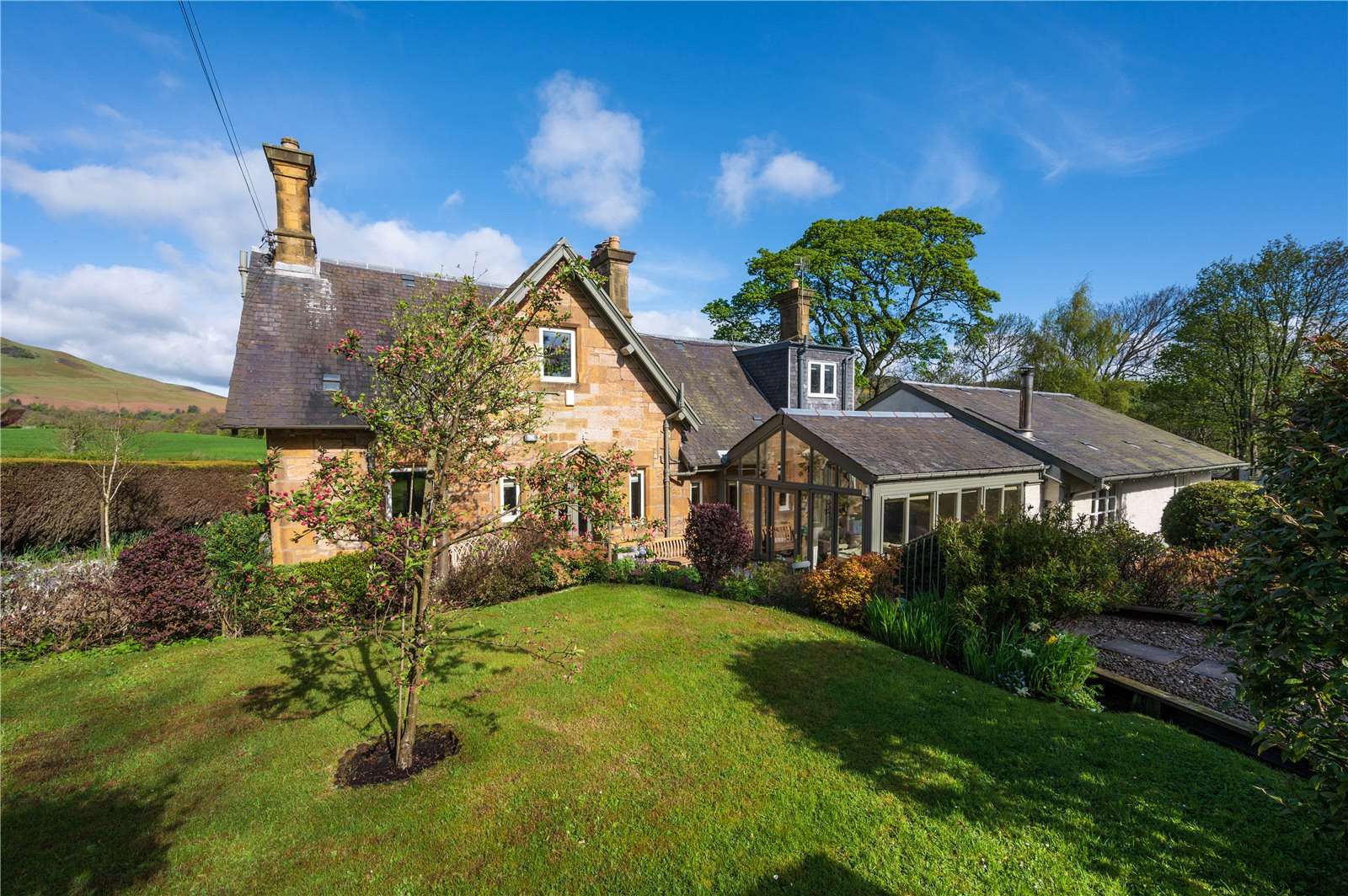 House O'Muir Cottage, Flotterstone, Penicuik, Midlothian, EH26 0PR