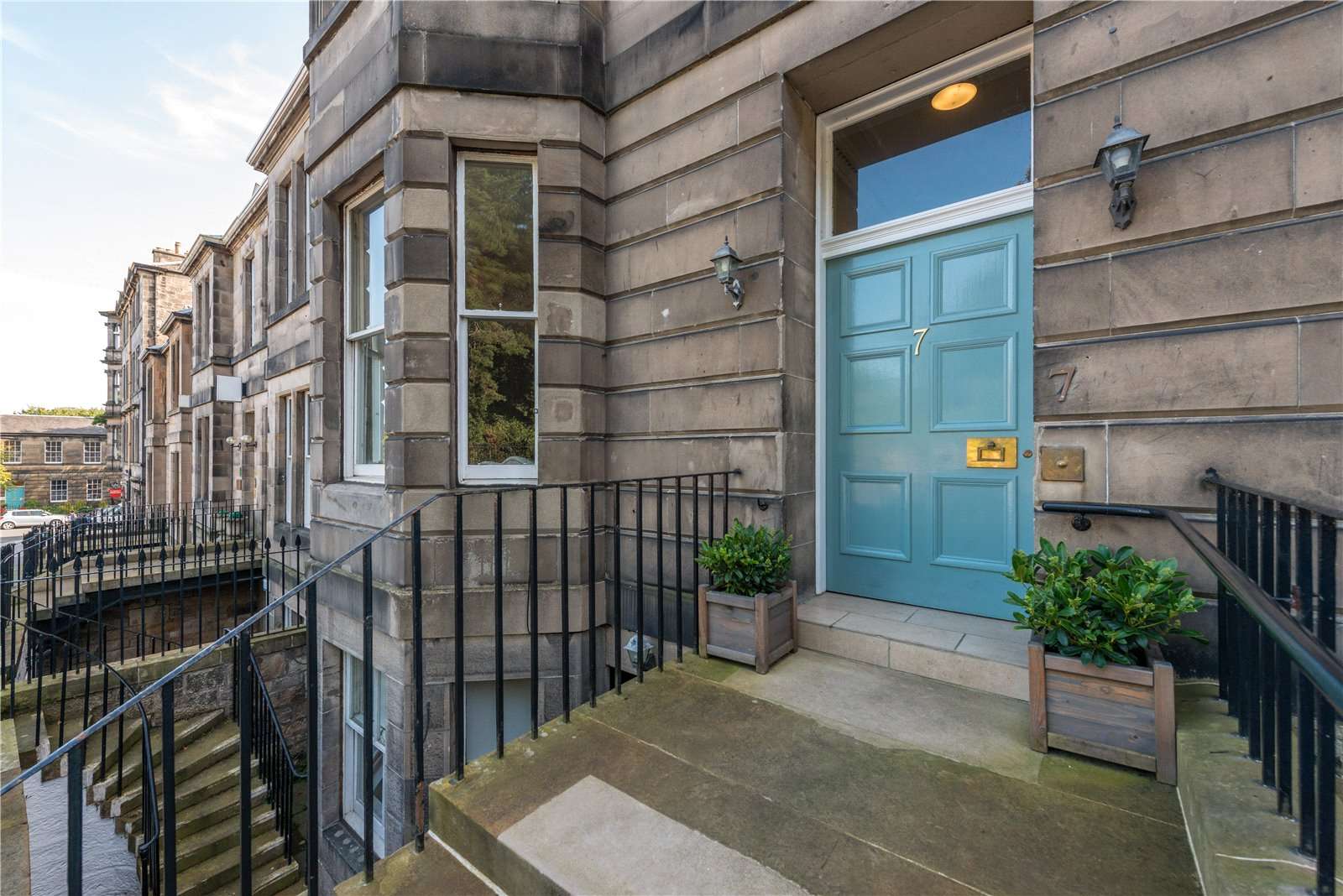 Savills Inverleith Terrace, Edinburgh, EH3 5NS Bất động sản để bán