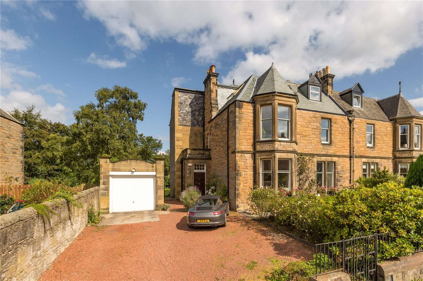 Savills 17/2 Cluny Gardens, Morningside, Edinburgh, EH10 6BH