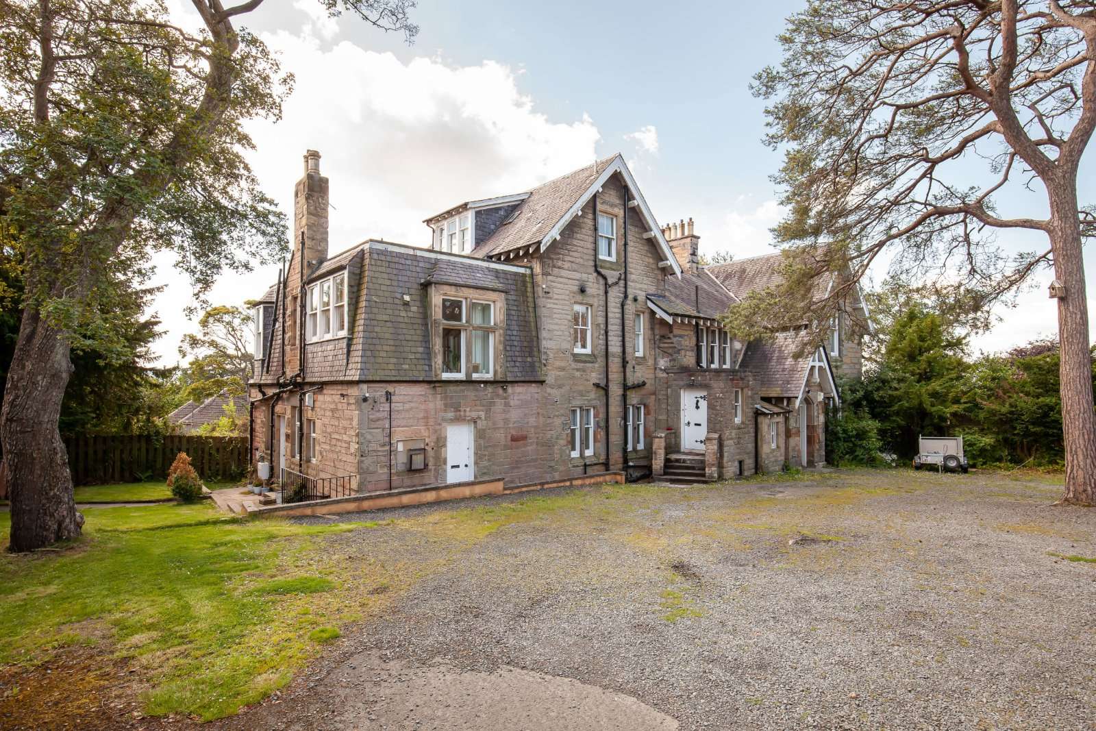 Upper Villa, 71 Clermiston Road, Corstorphine, Edinburgh, EH12 6UY